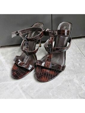 Le Chateau heels